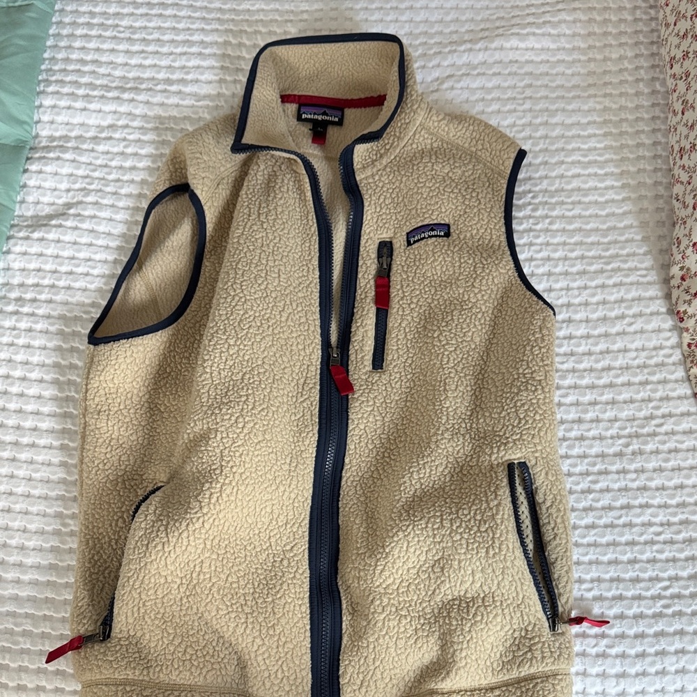 Patagonia Beige Fleece Vest with Navy Trim